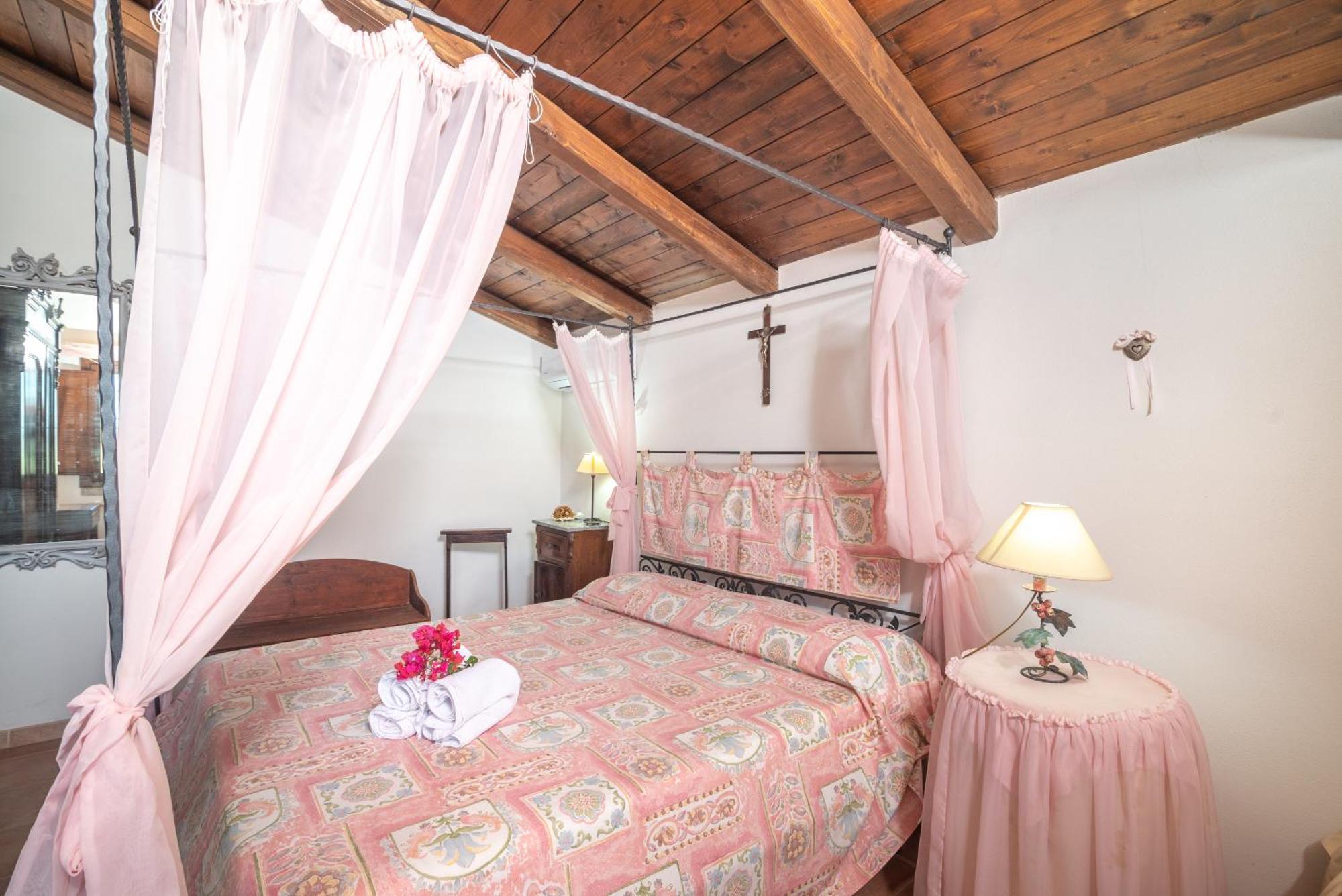 Villa Peditoltu Ольбія Екстер'єр фото